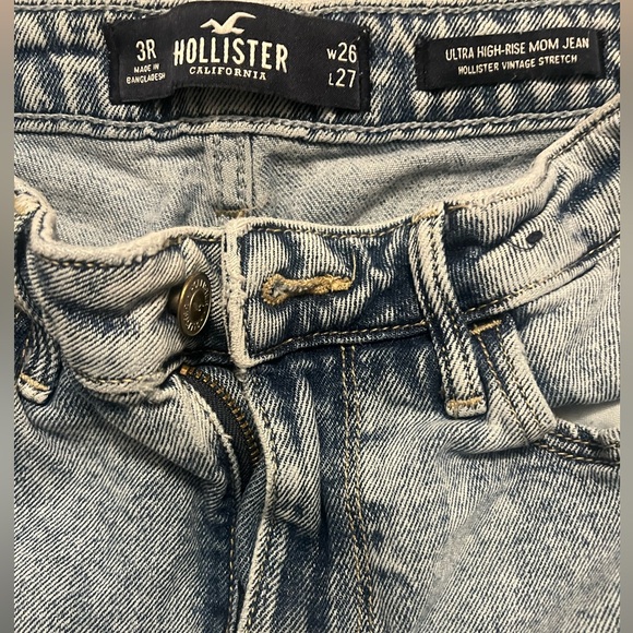 EUC - Hollister sz 3 reg. Distressed mom Jeans - Bundle and save! - Picture 3 of 3